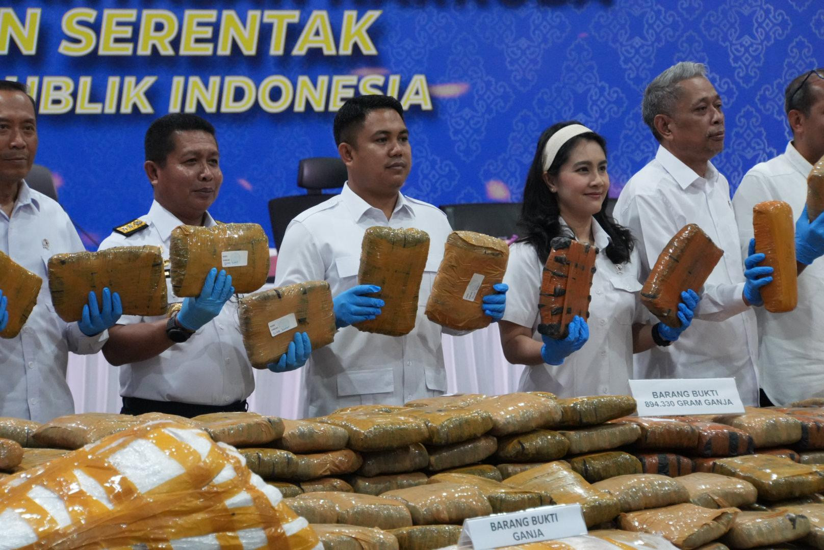 Di_Konferensi_Pers_BNN,_Wamen_Dzulfikar__Total_Perangi_Narkoba.jpg