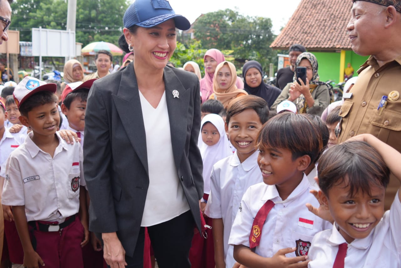 KemenP2MI_Simulasikan_Makan_Gizi_Gratis_ke_Siswa.jpg