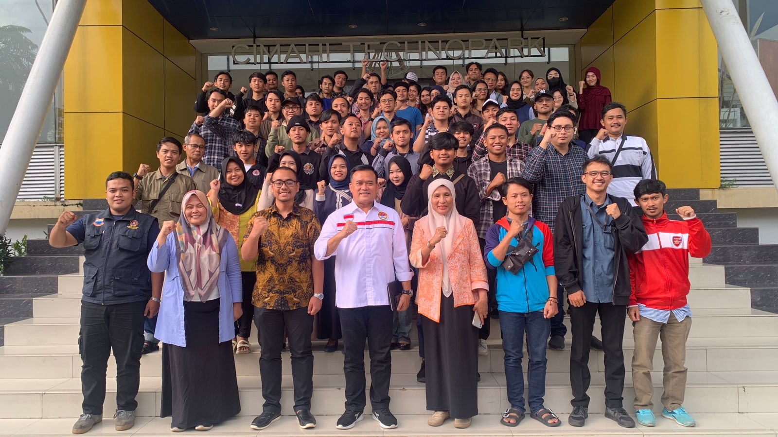 Kepala_BP3MI_Jawa_Barat_Ajak_Pemuda_dan_Pemudi_Karang_Taruna_Cimahi.jpg