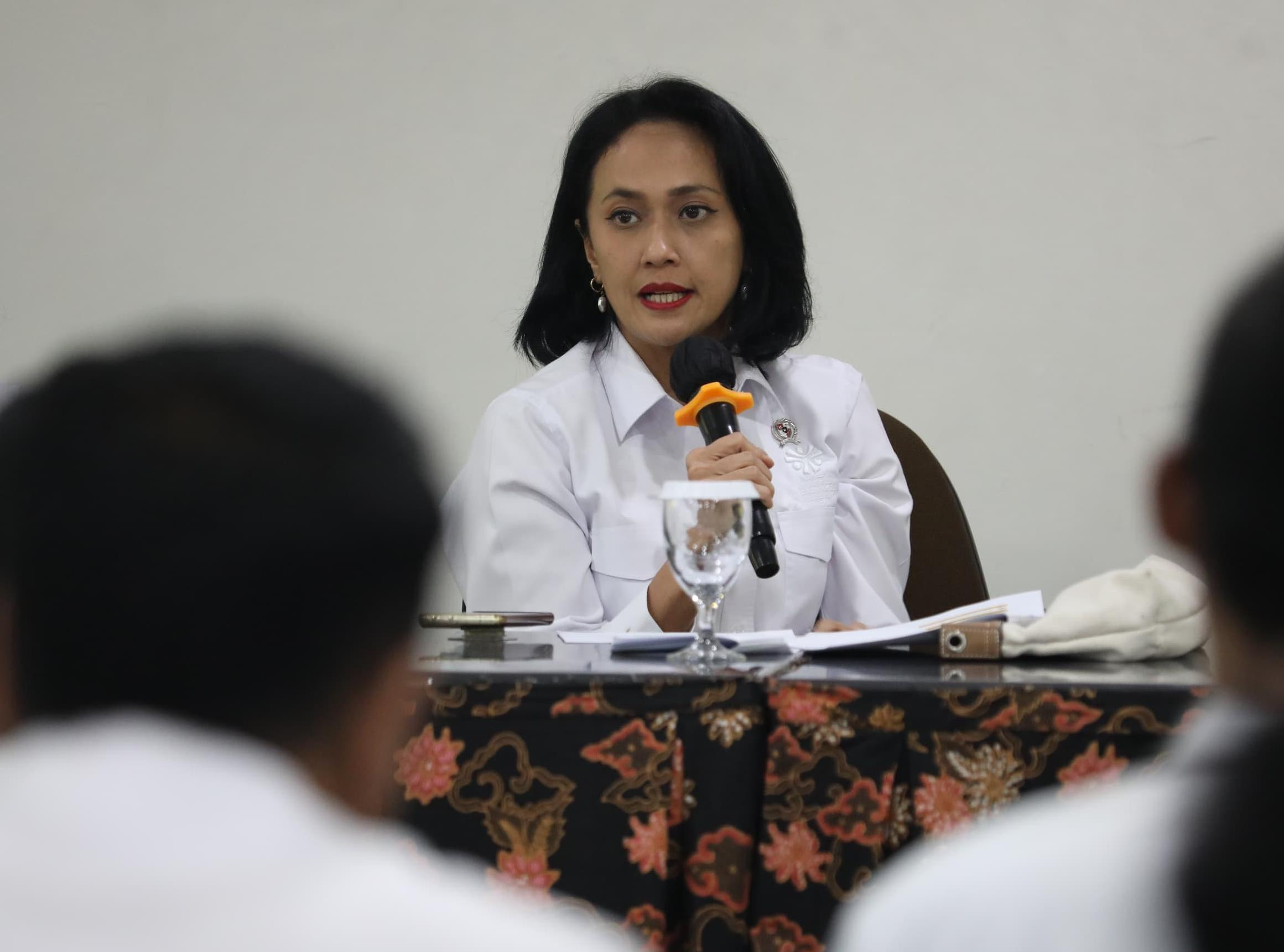 Wamen Christina Beri Pembekalan dan Motivasi Puluhan CPMI Sektor Perikanan ke Korsel: Jaga Nama Baik Indonesia